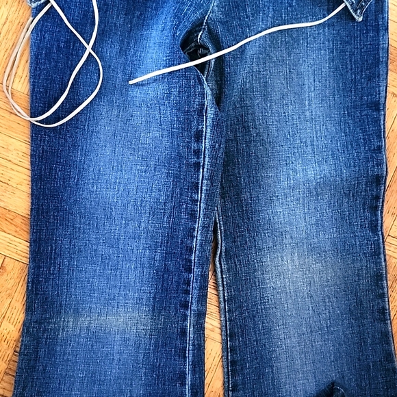*NOTE* PRE-LOVED Y2K FLARE DISTRESSED DENIM JEANS-0 - Picture 6 of 7